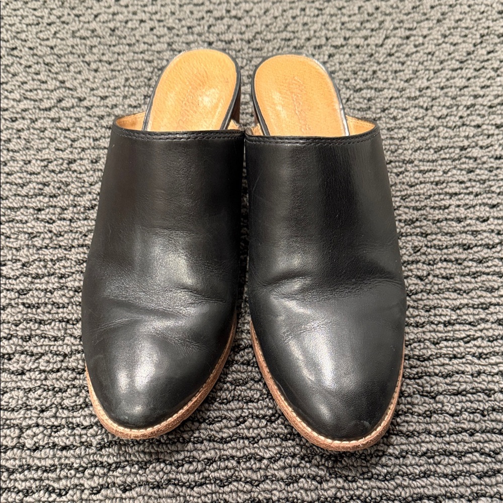 Madewell Black Leather Slip-On Clogs